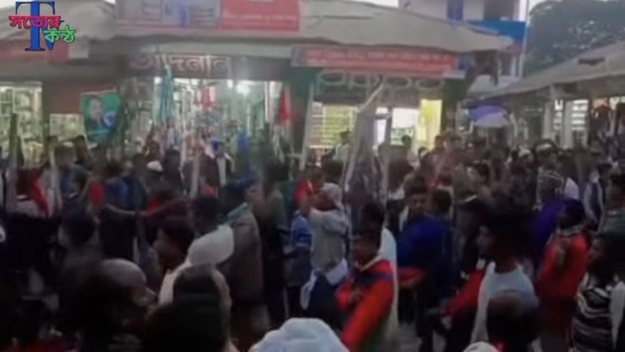 দফায় দফায় সংঘর্ষ, হামলা–পাল্টা হামলা ও গাড়ি ভাঙচুরের ঘটনায় দুজন গুলিবিদ্ধসহ উভয় দলের ৩০ জন আহত হয়েছেন