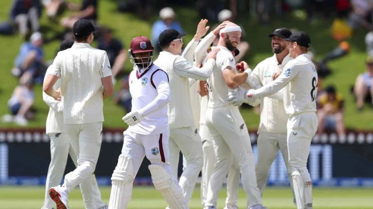 ওয়েস্ট ইন্ডিজকে উড়িয়ে সিরিজে এগিয়ে গেল নিউজিল্যান্ড