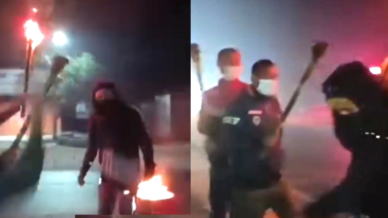 তফসিল বাতিলের দাবিতে উল্লাপাড়ায় যুবলীগের মশাল মিছিল