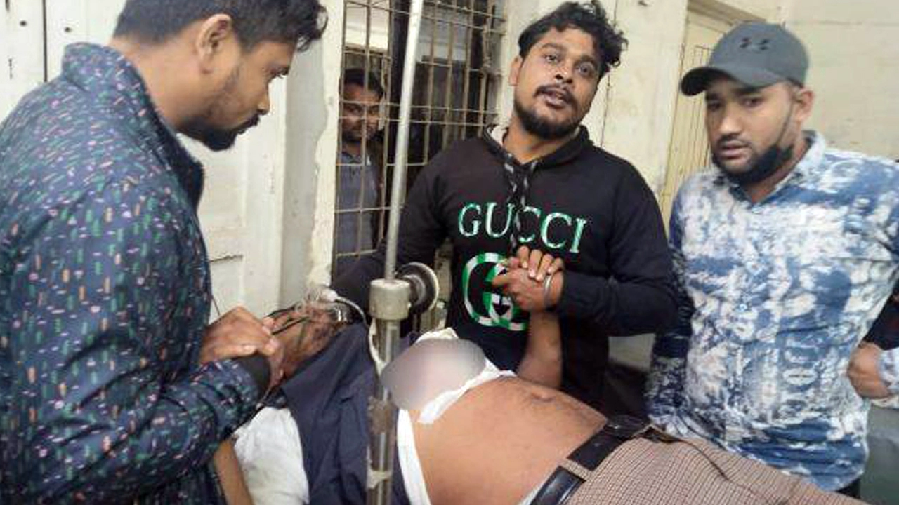 আহত বিকাশকর্মী আরিফ (২৭)