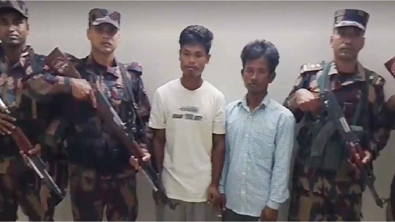 আটক যুবক