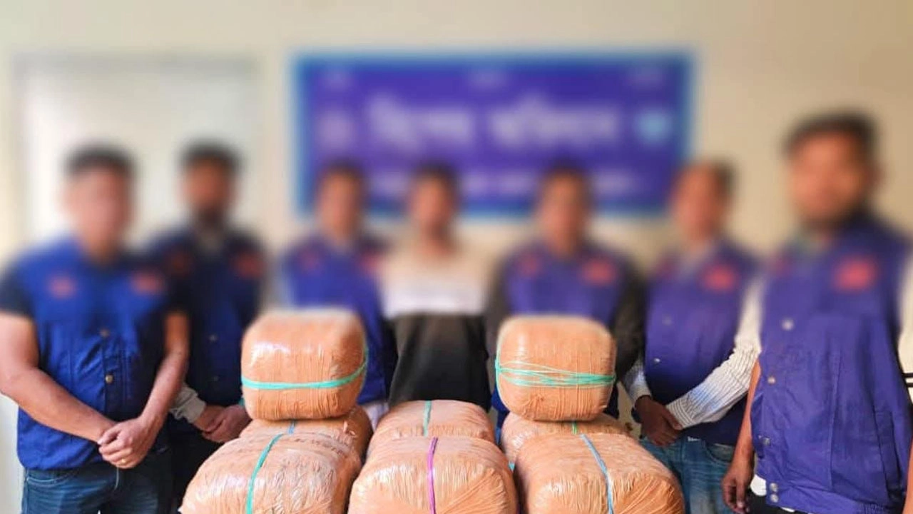 গাঁজাসহ আটক ১