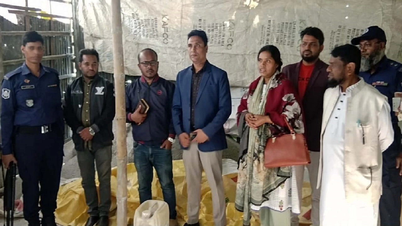 ভেজাল সার কারখানায় অভিযান