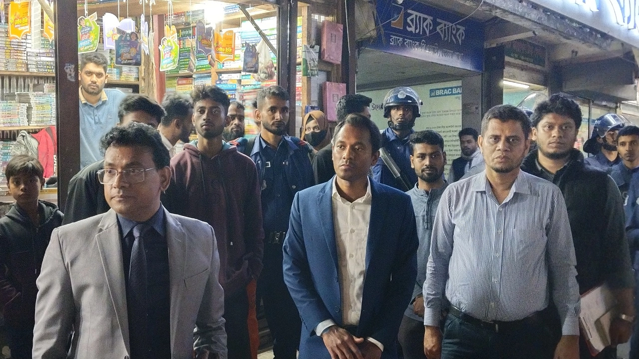 যত্রতত্র পার্কিংয়ের বিরুদ্ধে কঠোর অবস্থানে পৌর কর্তৃপক্ষ