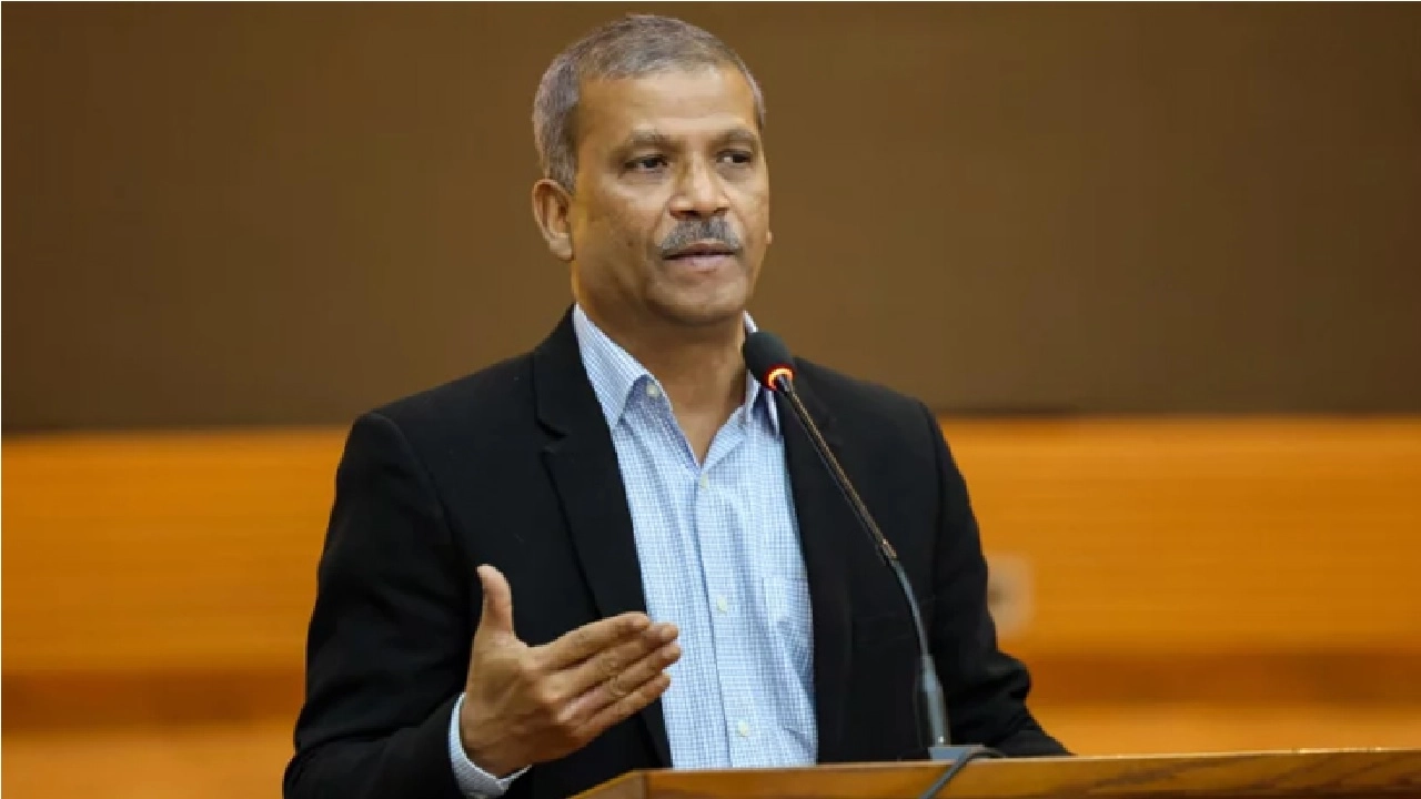 আইন উপদেষ্টা আসিফ নজরুল