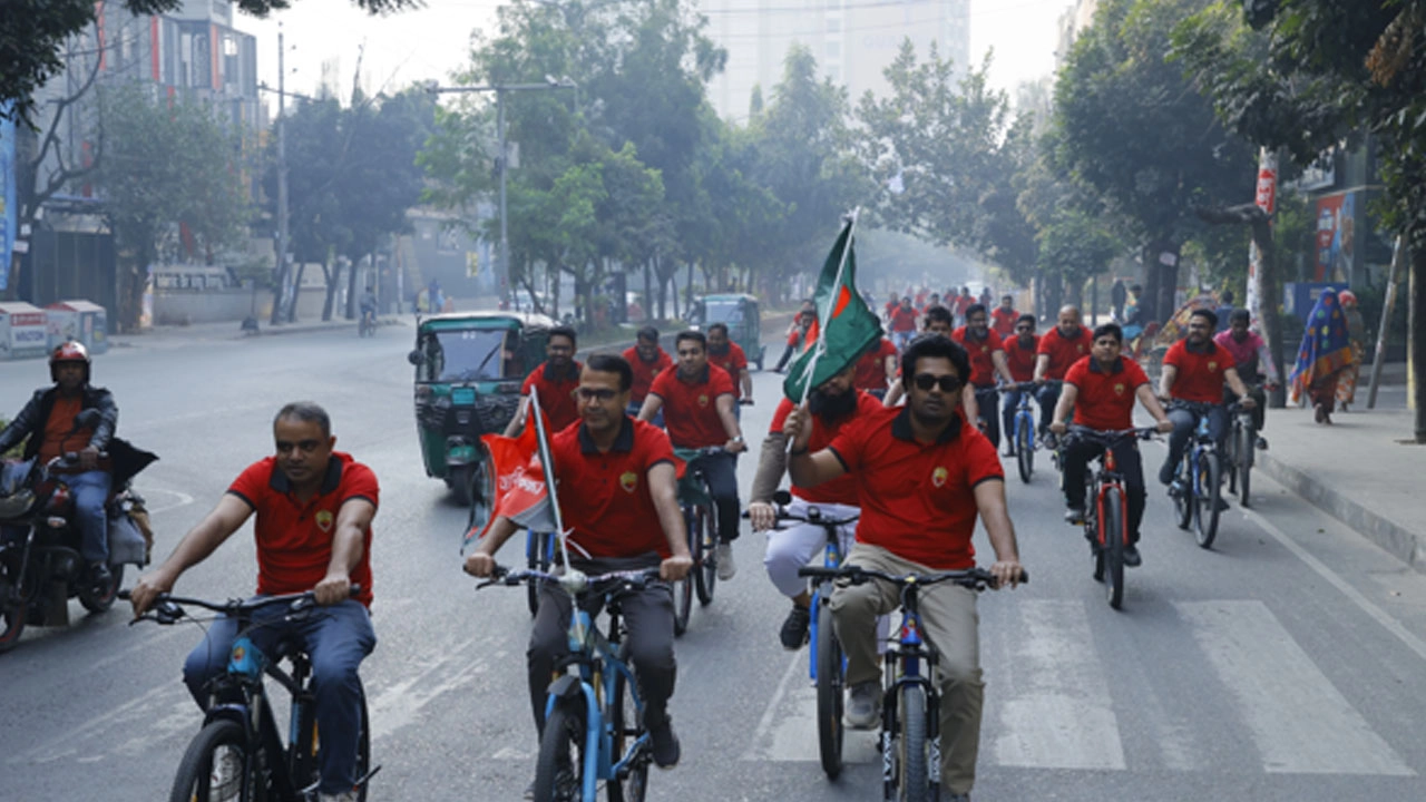 আকিজ বাইসাইকেলের বিজয় র ্যালি