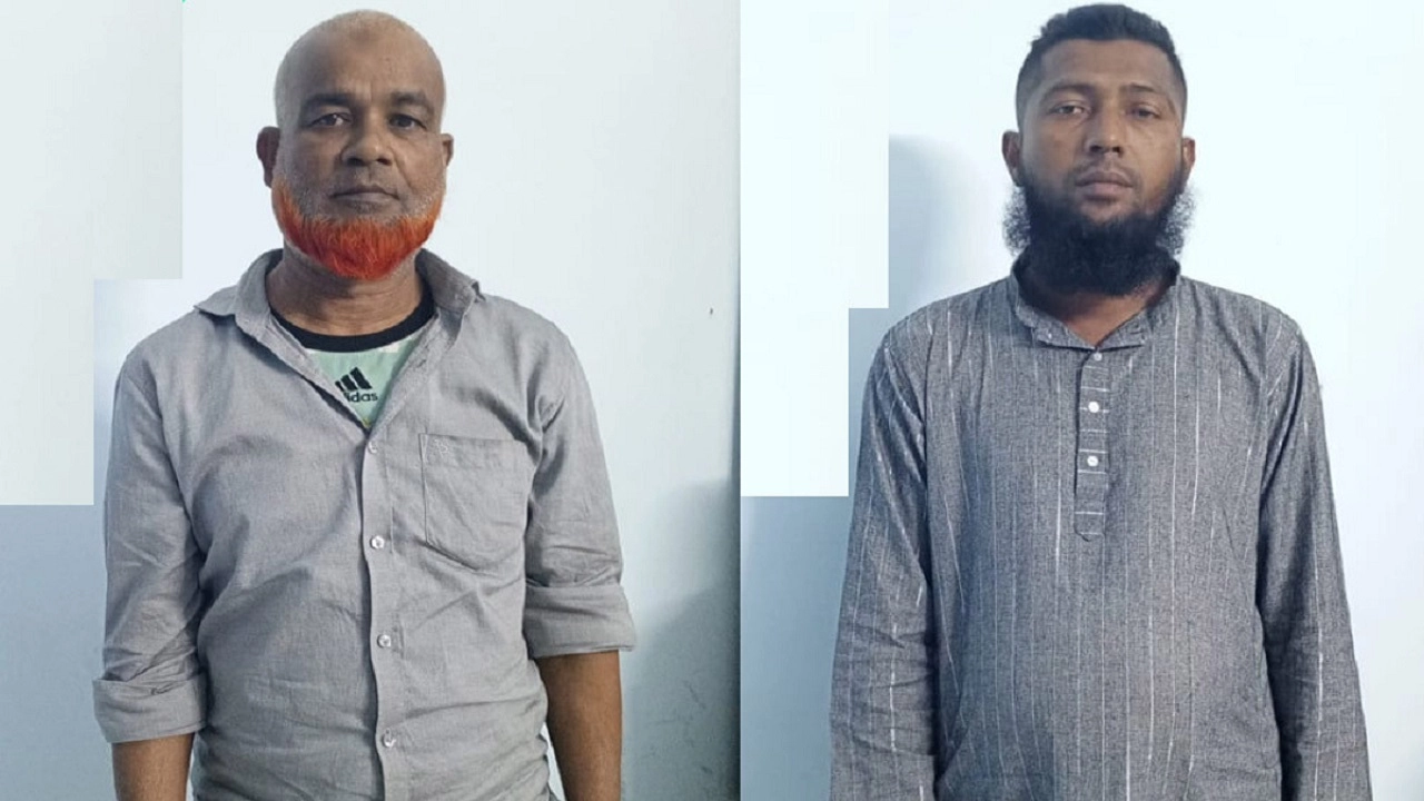 মোশারফ হোসেন (৬০) ও চালক মো: মনির হোসেন (৪০)