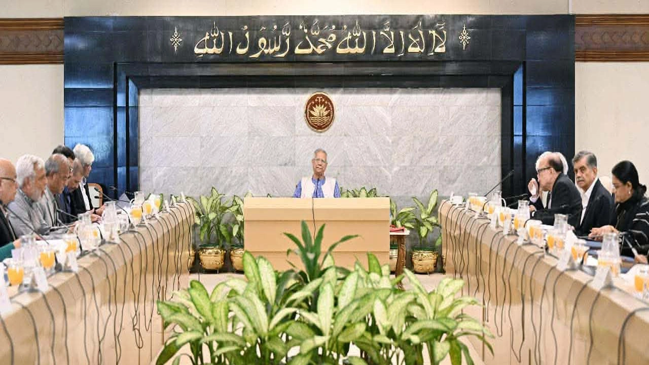 অন্তর্বর্তীকালীন সরকারের উপদেষ্টা পরিষদের সাপ্তাহিক বৈঠক