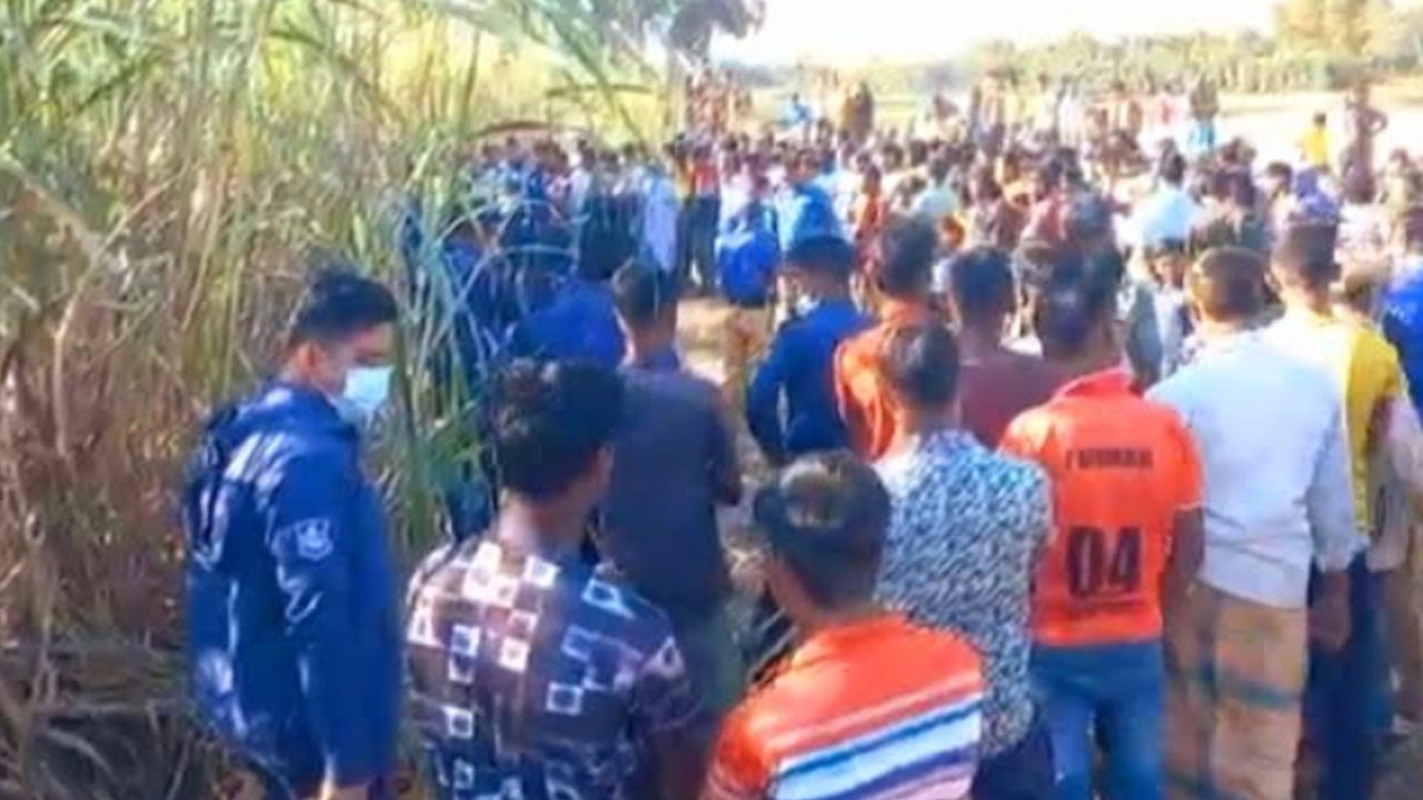 আখক্ষেত থেকে এক ব্যক্তির অর্ধগলিত মরদেহ উদ্ধার