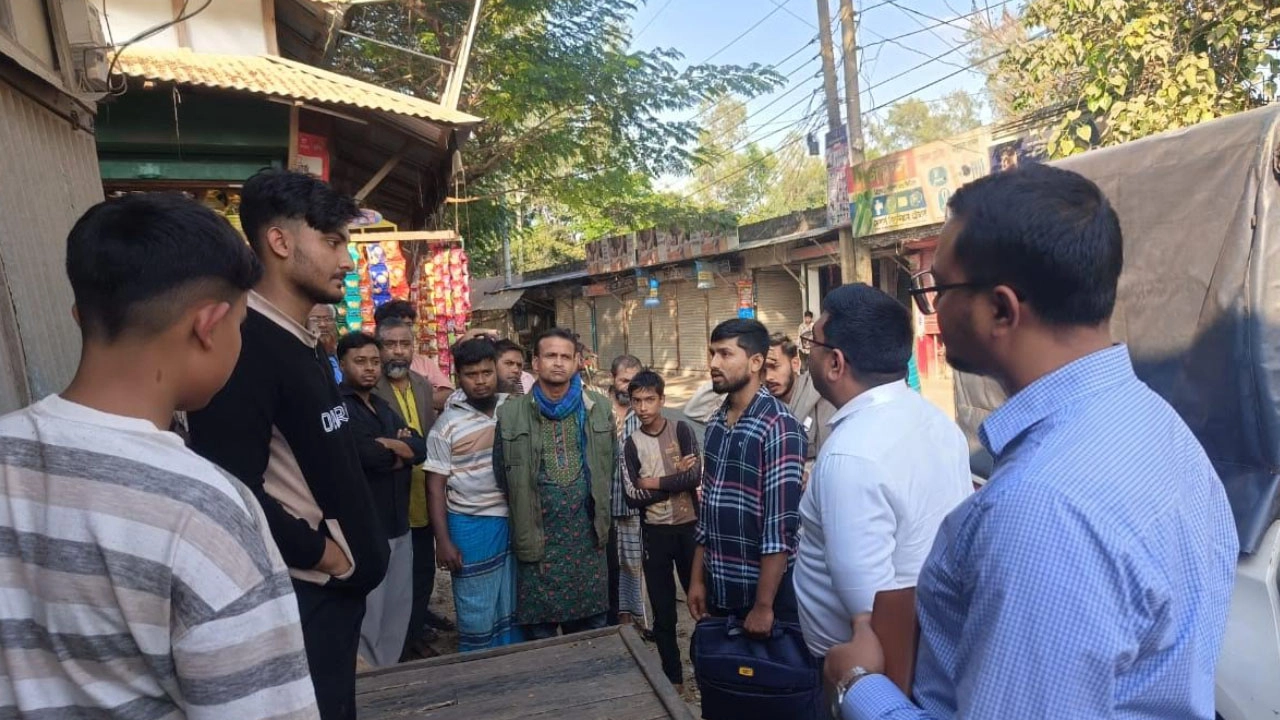 সার ব্যবসায়ীকে জরিমানা