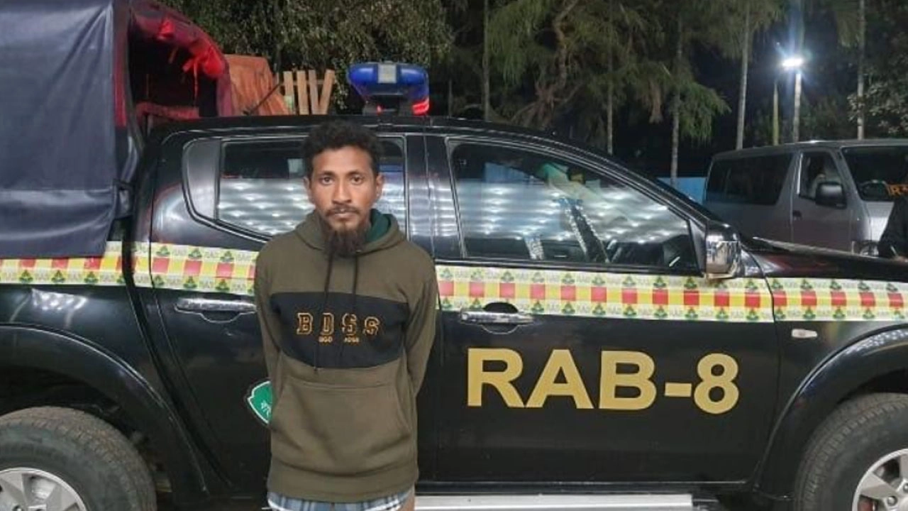 পলাতক আসামি গ্রেপ্তার