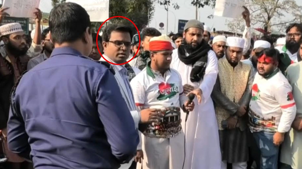 হাদির হত্যাকারীদের বিচারের দাবীতে বিক্ষোভে এসিল্যান্ডের বাধা