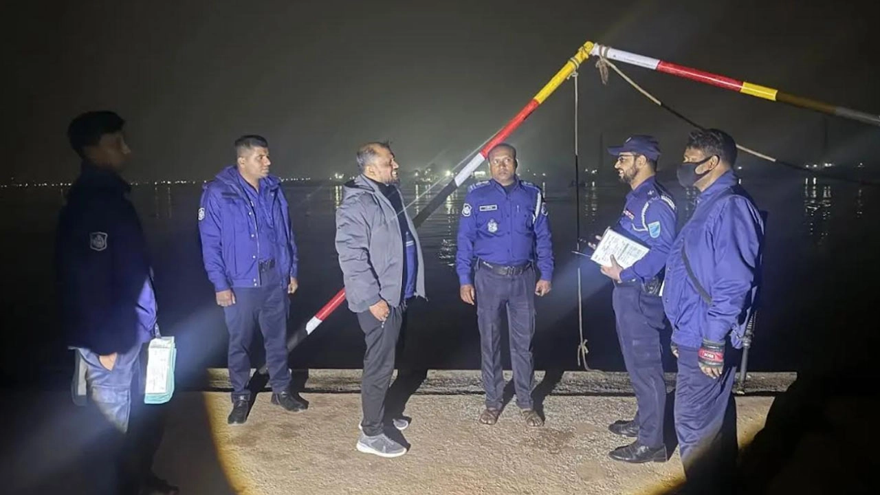 নারায়ণগঞ্জ সদর উপজেলার ধলেশ্বরী নদী তে ফেরি থেকে নিখোঁজ ১