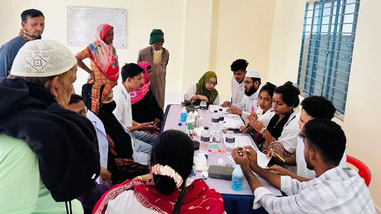 বিএনপির উদ্যোগে ফ্রি স্বাস্থ্য সেবা