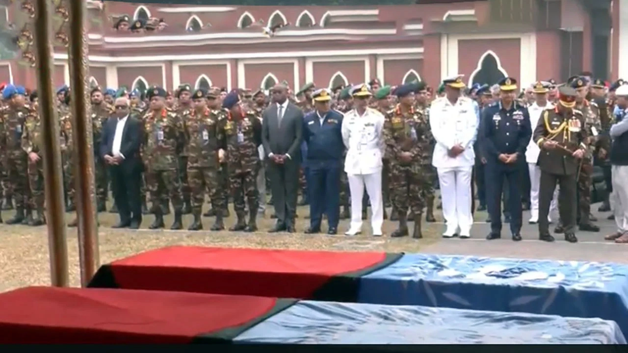 সুদানে জাতিসংঘ শান্তিরক্ষা মিশনে নিহত বাংলাদেশ সেনাবাহিনীর ছয় সেনা সদস্যের জানাজা সম্পন্ন