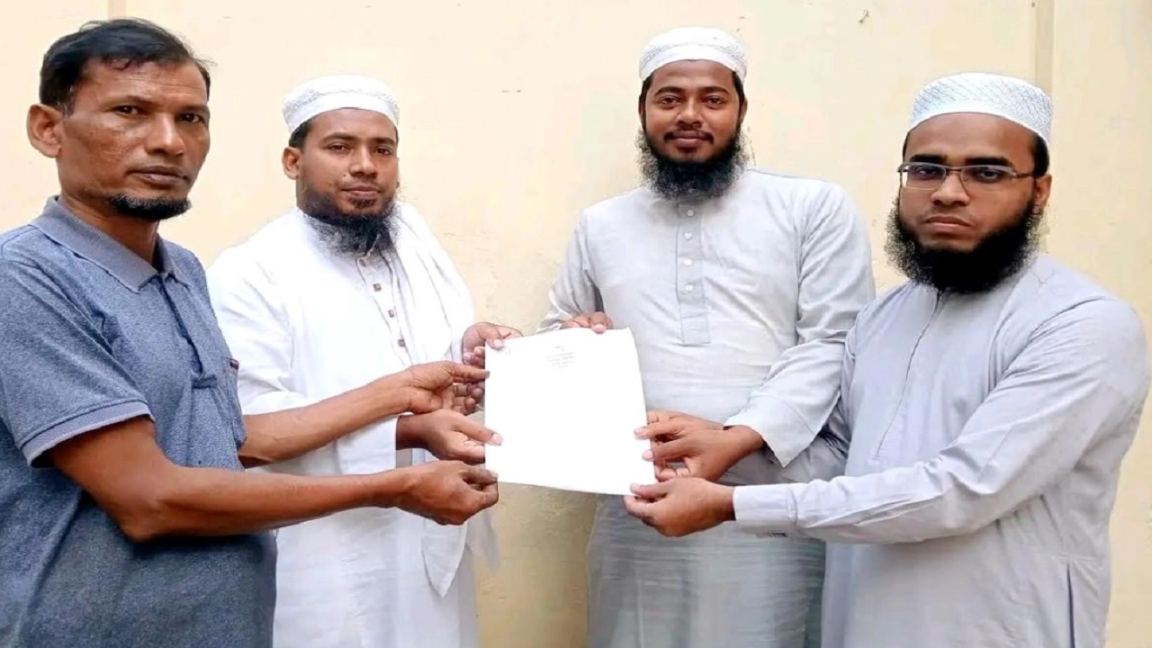 আলোচিত মুফতি রায়হান জামিল