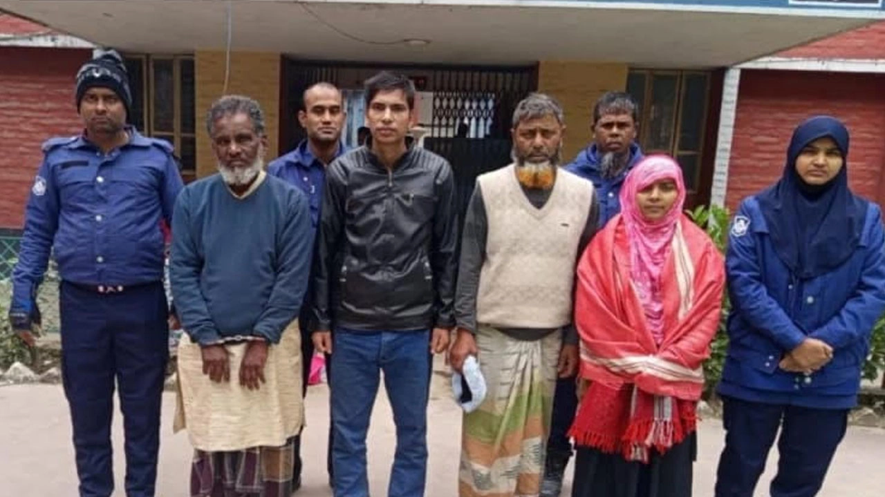 তিন মানবপাচারকারী দালালকে গ্রেফতার