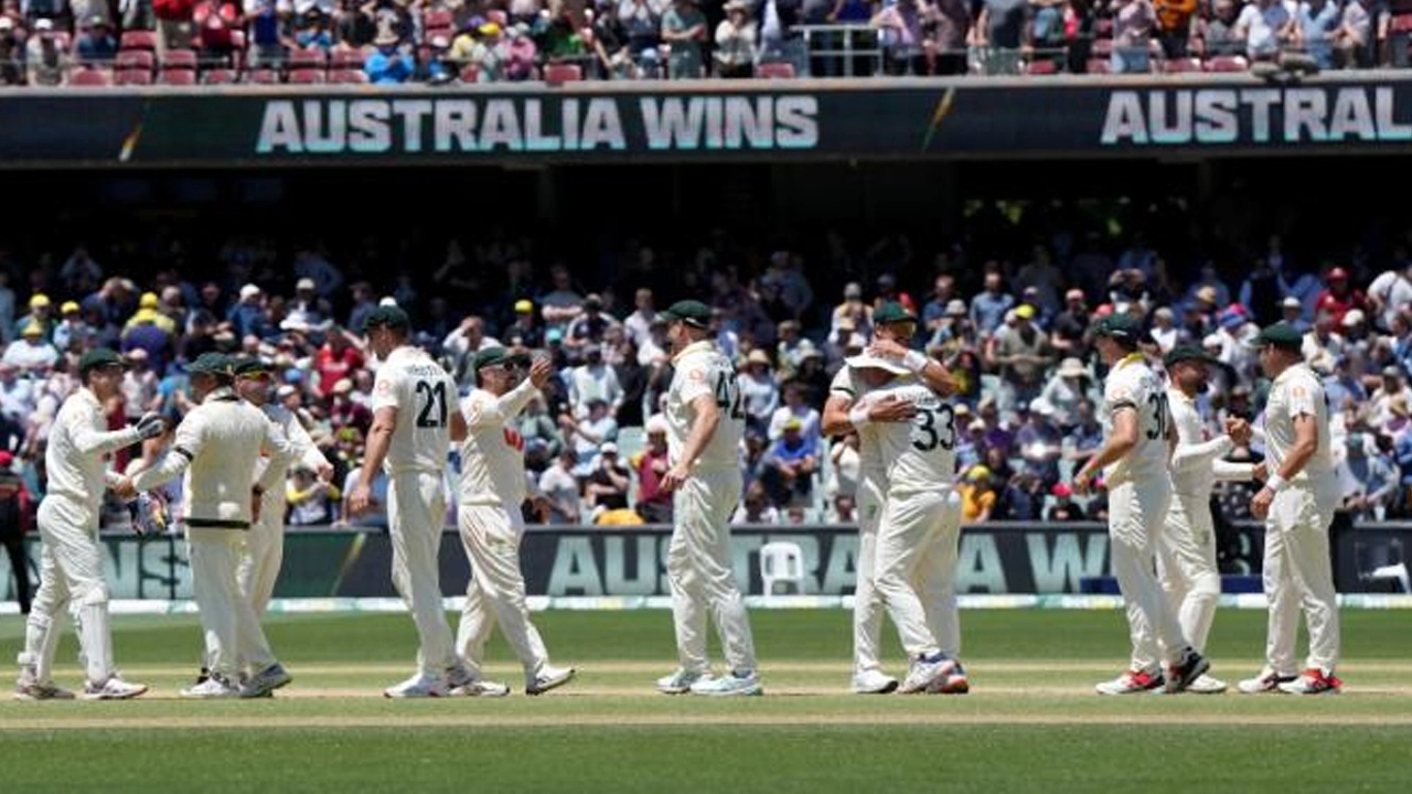 ইংল্যান্ডকে হারিয়ে অ্যাশেজ ঘরে তুলল অস্ট্রেলিয়া
