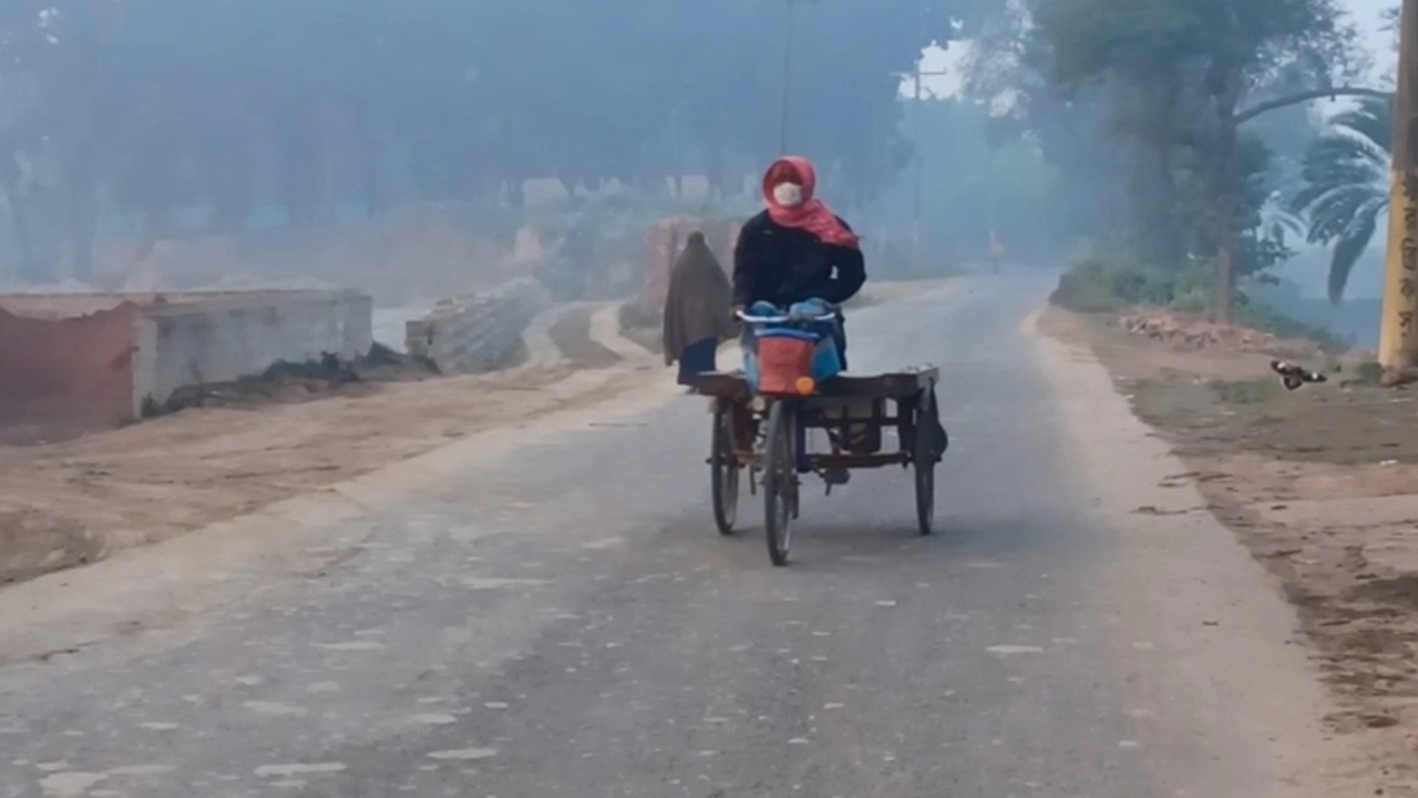 কনকনে শীতে বিপর্যস্ত জনজীবন
