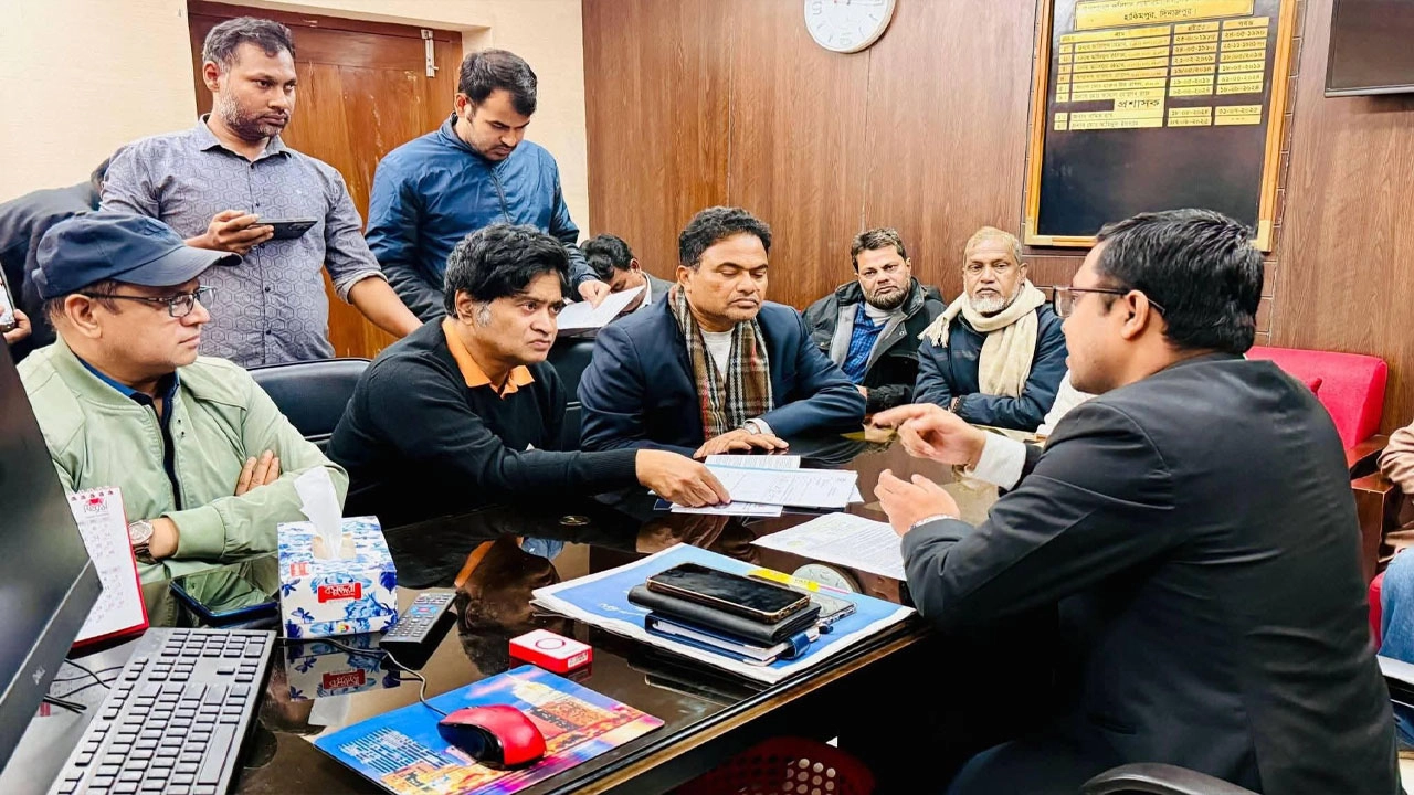 ডা. জাহিদ হোসেনের পক্ষে মনোনয়ন সংগ্রহ