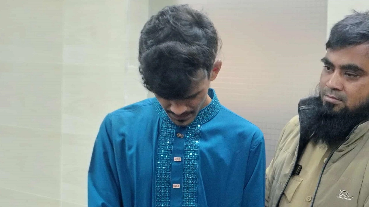 আটক ঢাবি শিক্ষার্থী