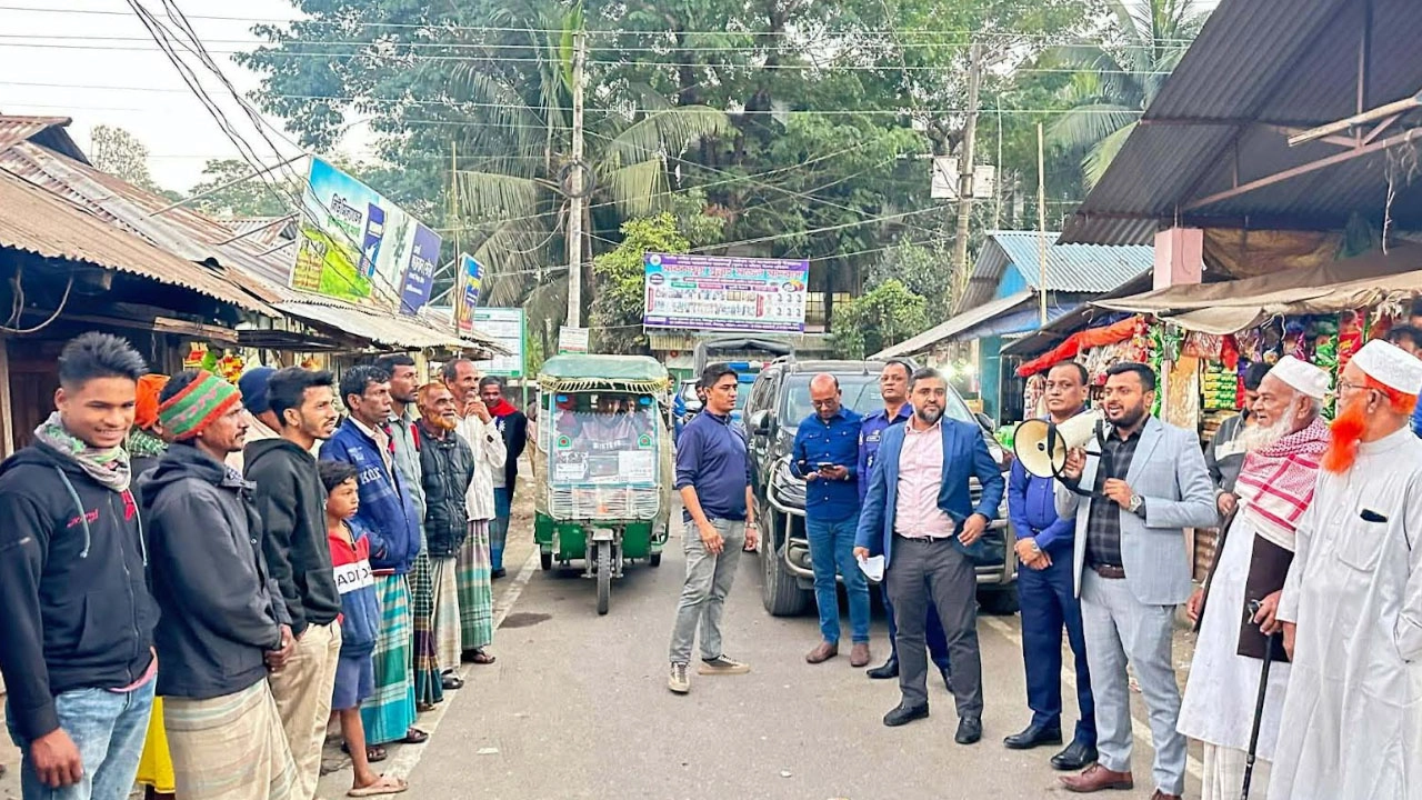 সীতাকুণ্ডে প্রশাসনের মাঠ পর্যায়ে তৎপরতা