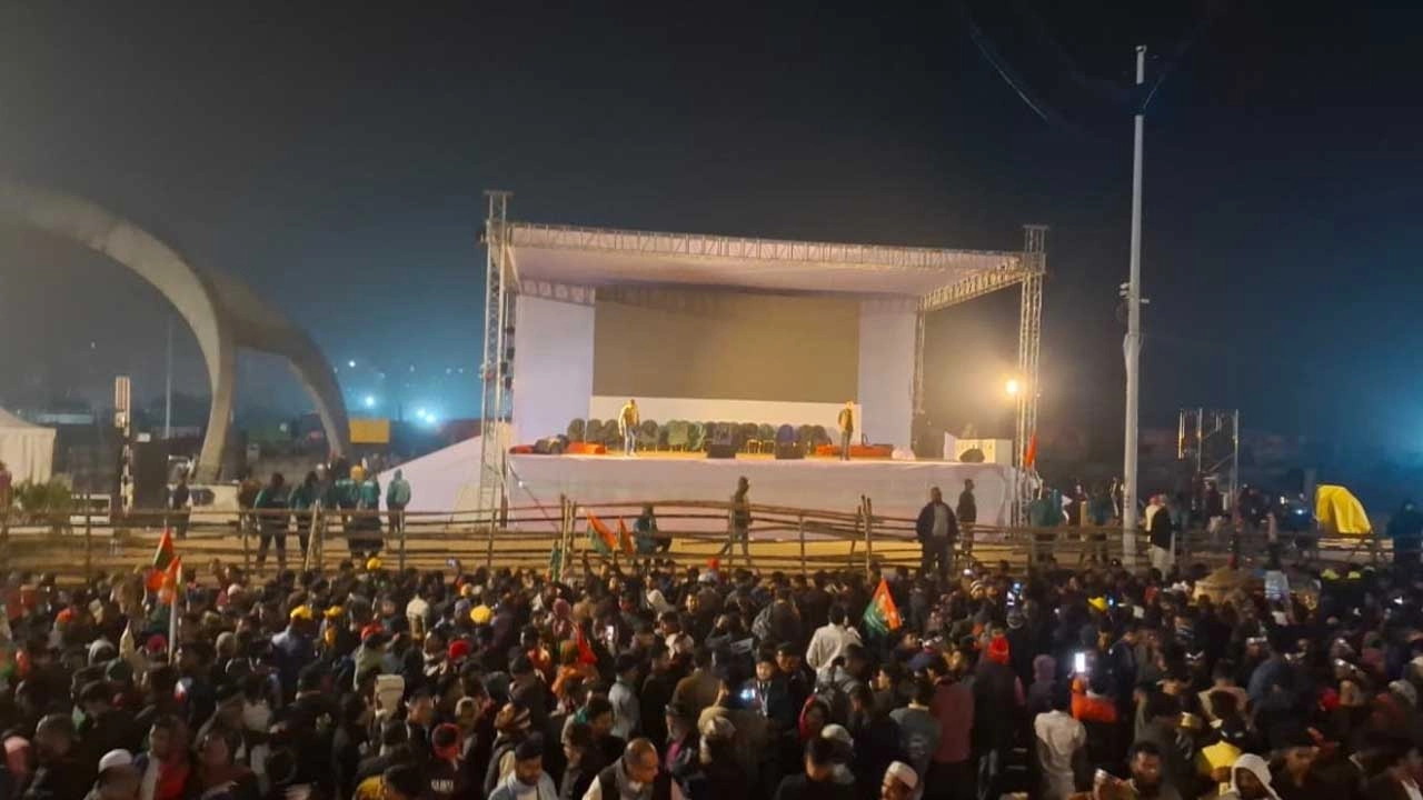 রাজধানীর ৩৬ জুলাই এক্সপ্রেসওয়ে (সাবেক ৩০০ ফিট) এলাকায় এক সংবর্ধনা অনুষ্ঠান