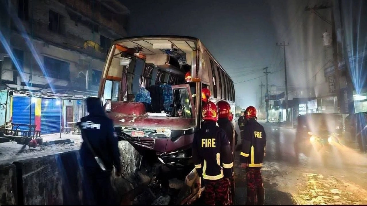 দুর্ঘটনা কবলিত বাস