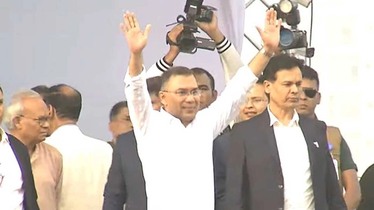 মঞ্চে তারেক রহমান