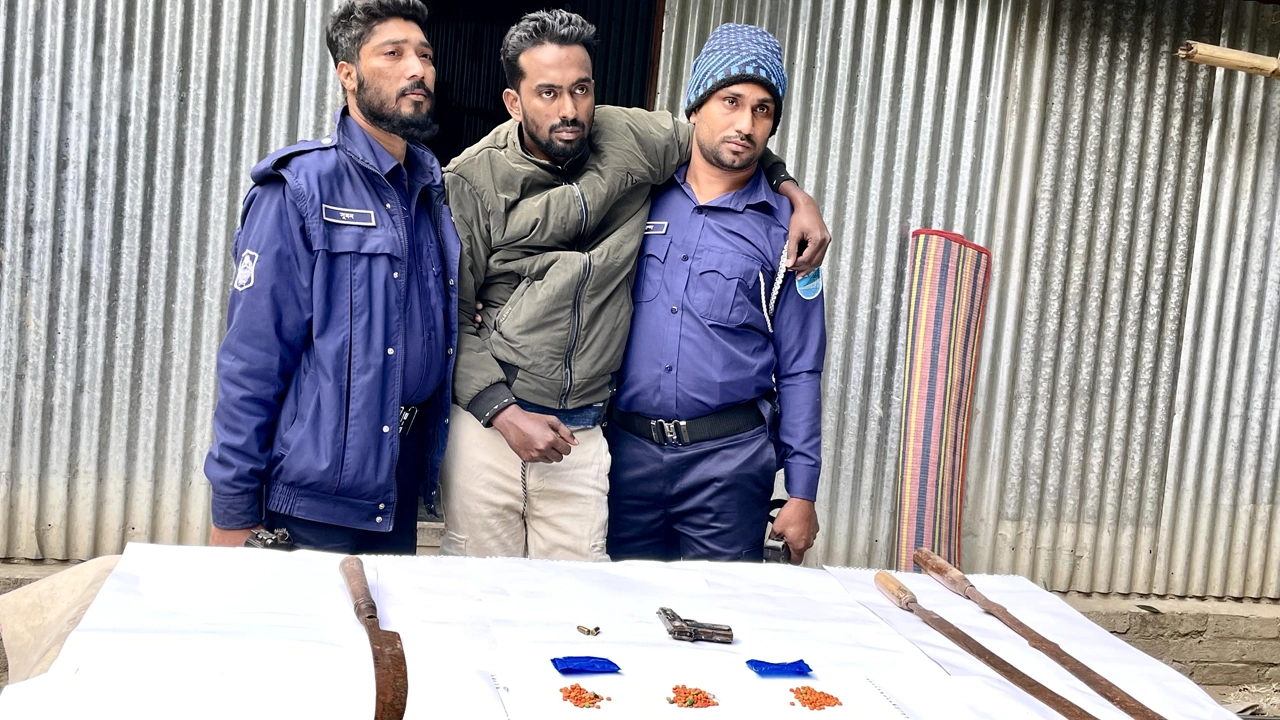 গ্রেফতারকৃত মো. শেখ সাদি (৩৫)