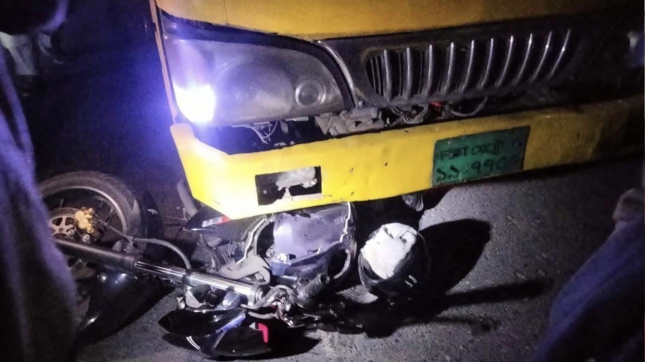 পিকআপ ভ্যান ও মোটরসাইকেলের মুখোমুখি সংঘর্ষ