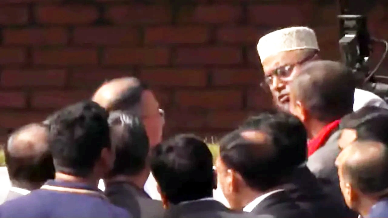 ওসমান হাদির বড় ভাই আবু বকর সিদ্দিকের সঙ্গে কথা বলেছেন তারেক রহমান