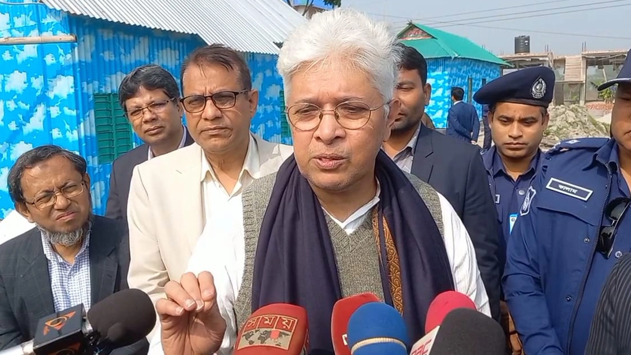 শিল্প, গৃহায়ন ও গণপূর্ত এবং স্থানীয় সরকার উপদেষ্টা আদিলুর রহমান খান