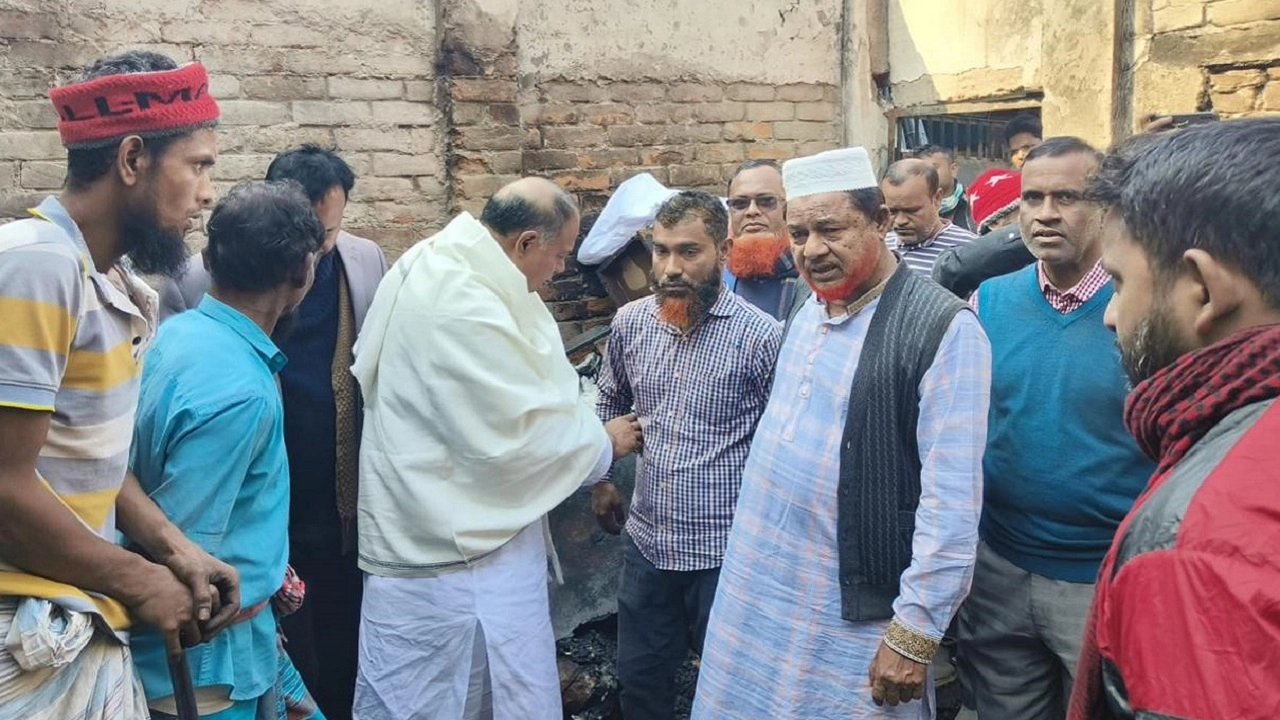 দুর্ঘটনাস্থলে মোতাহার হোসেন