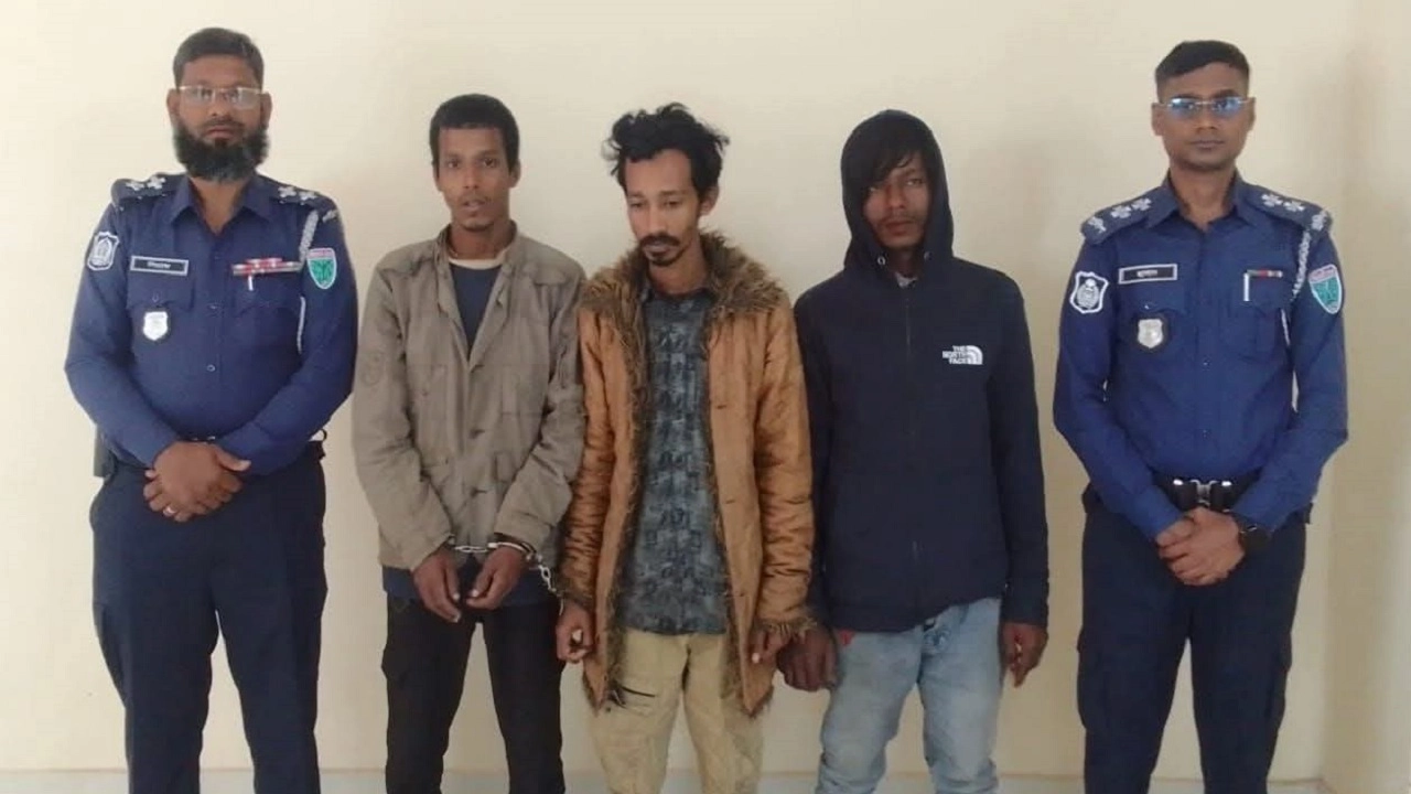 গ্রেপ্তারকৃত আসামিরা