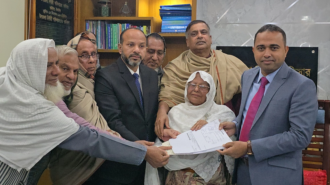 বিএনপি মনোনীত প্রার্থীর মনোনয়নপত্র দাখিল