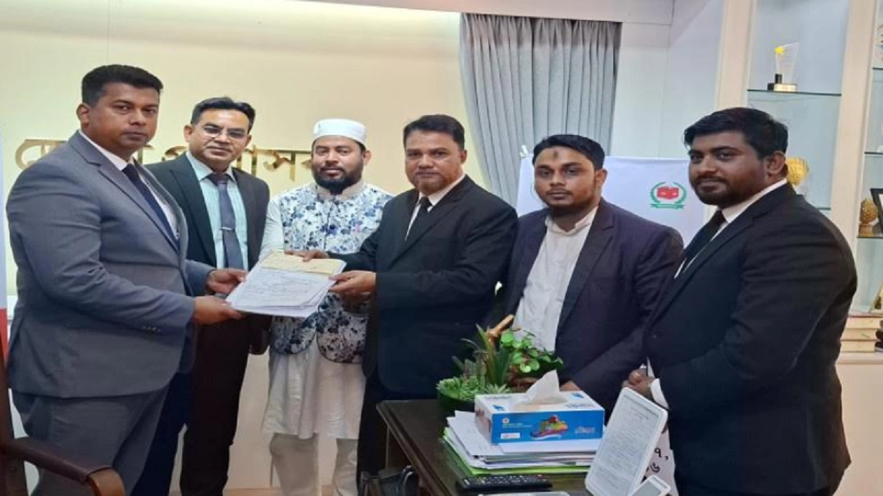 মনোনয়নপত্র দাখিল