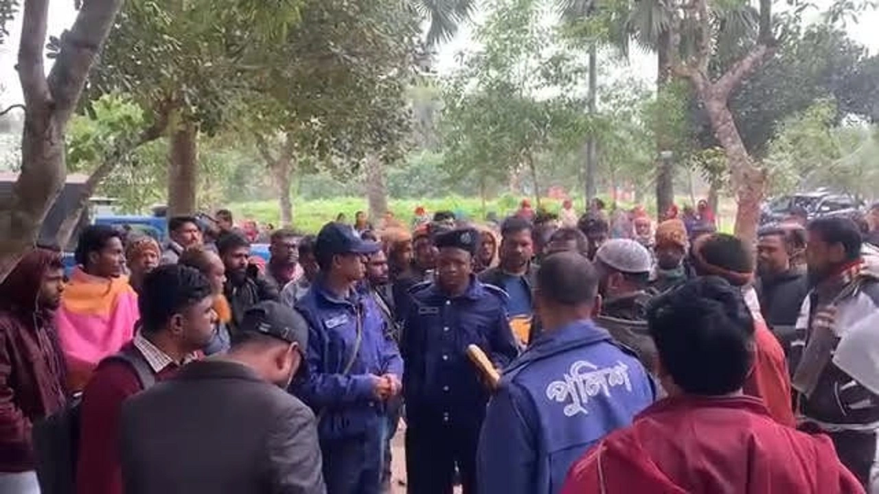 দুইজনকে অর্থদন্ড