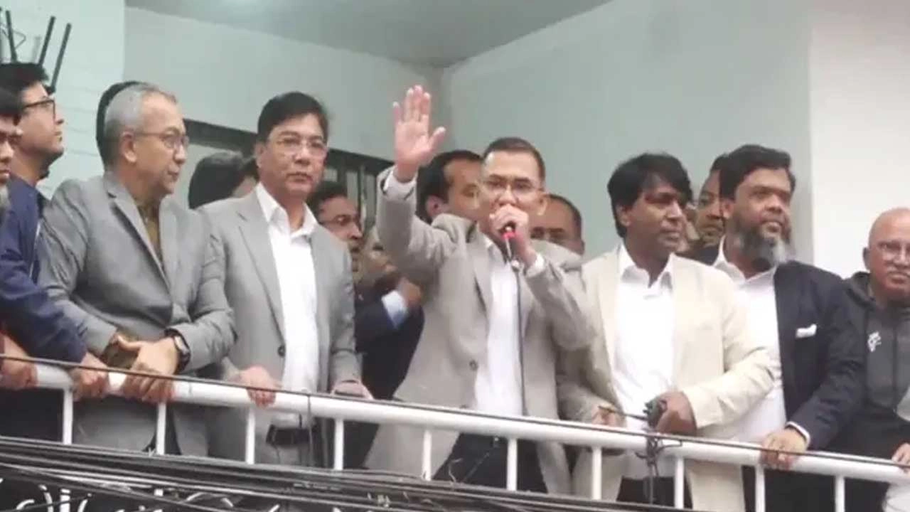 নয়াপল্টন কার্যালয়ে এসেছেন দলটির ভারপ্রাপ্ত চেয়ারম্যান তারেক রহমান