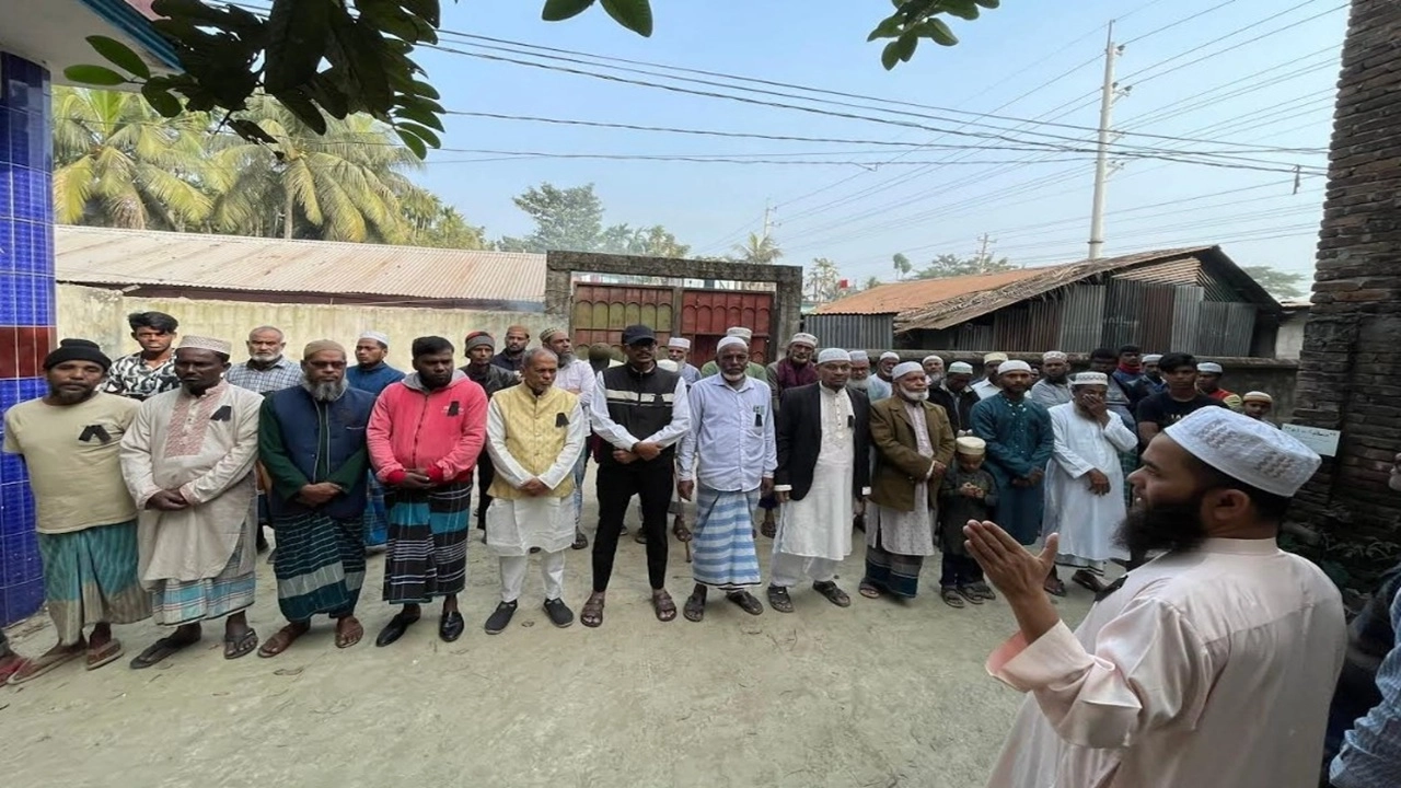 রায়পুরে খালেদা জিয়ার গায়েবানা জানাজা 