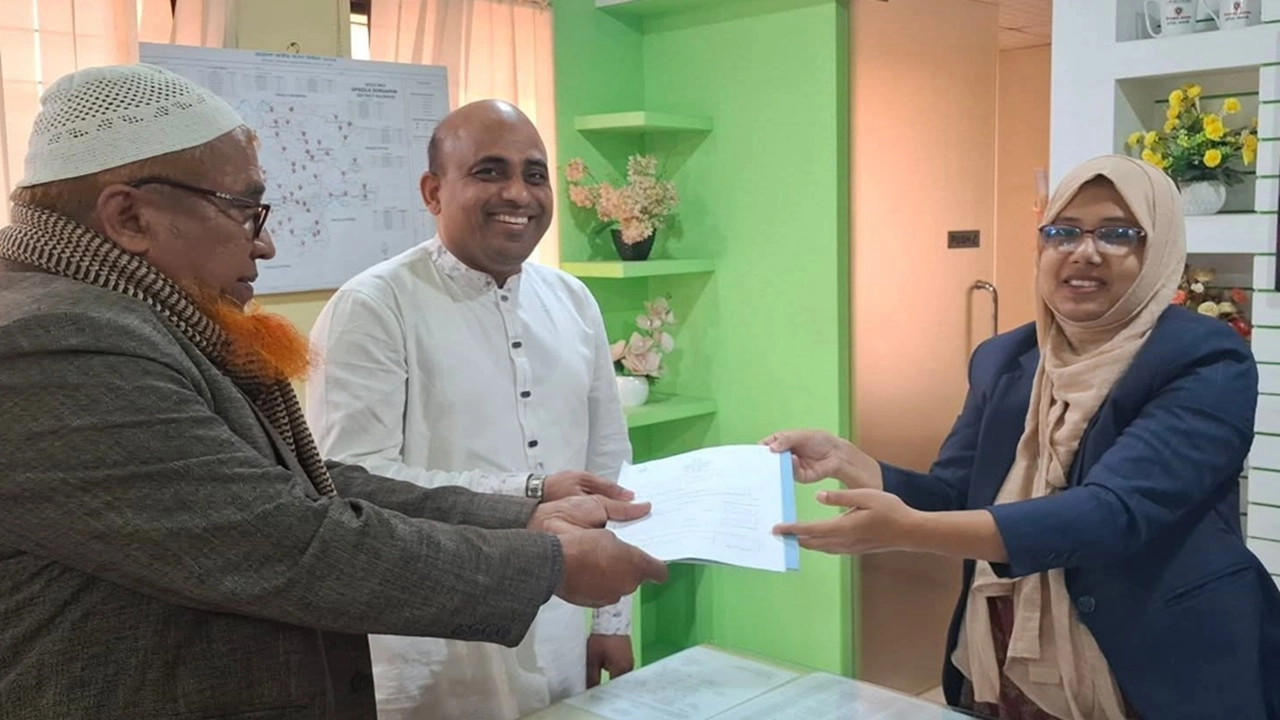 যুক্তরাজ্যপ্রবাসীর মনোনয়নপত্র দাখিল