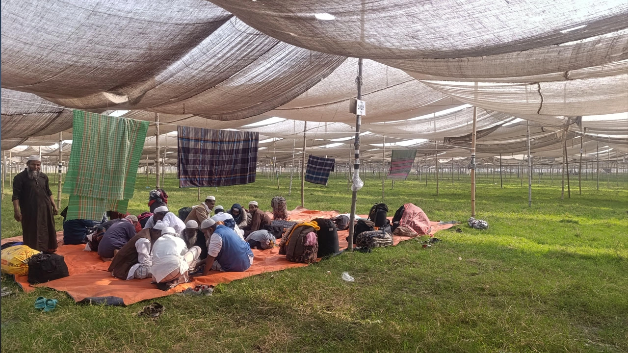 টঙ্গীর তুরাগ নদীর তীর