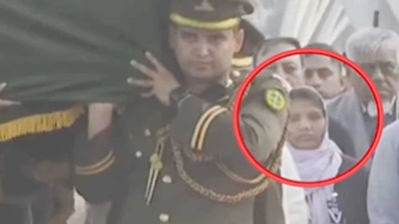 খালেদা জিয়ার শেষ যাত্রায়ও সঙ্গী ফাতেমা বেগম