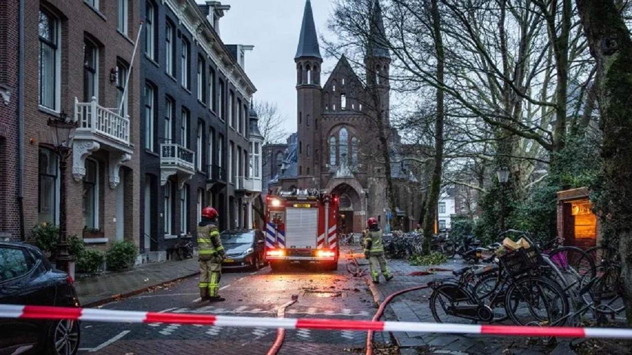 গির্জা আগুন