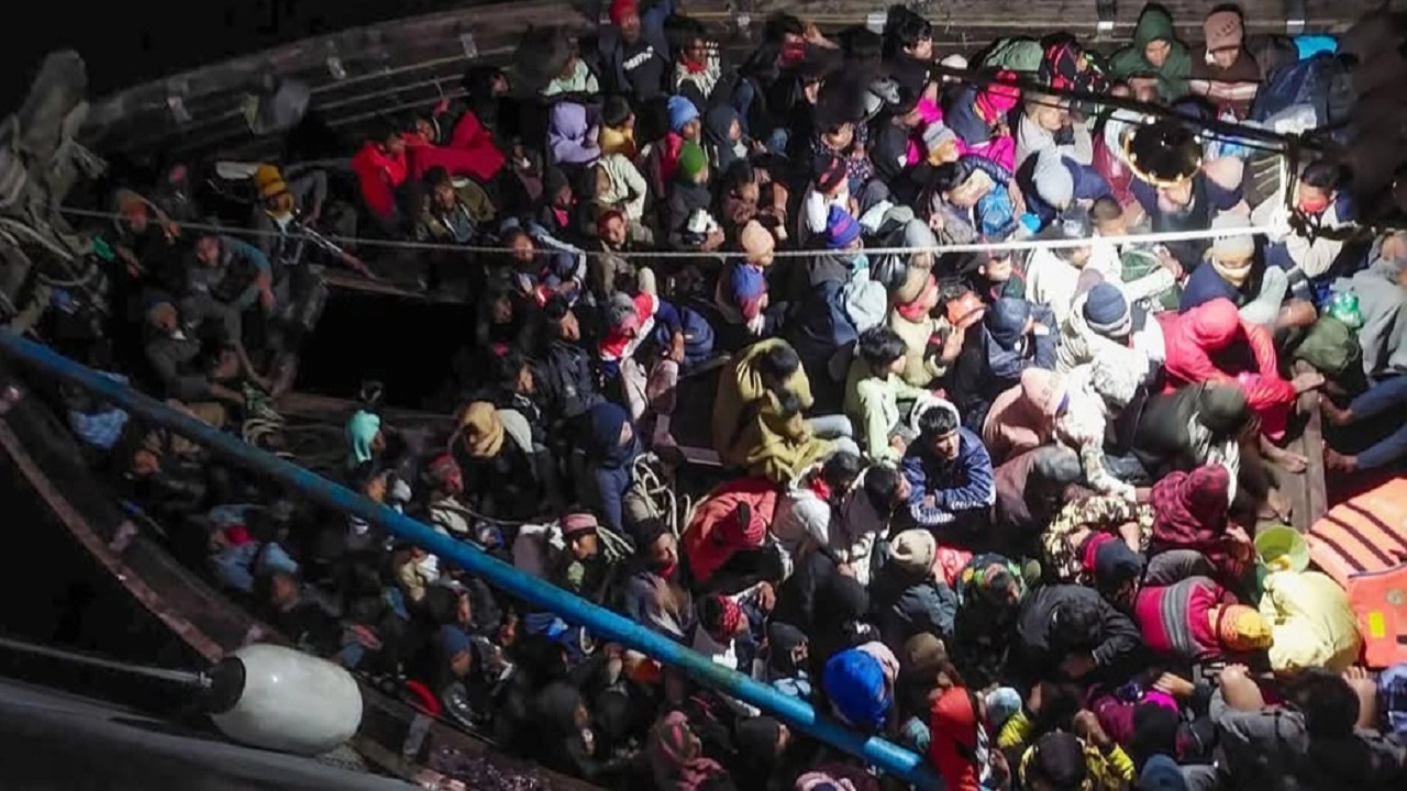 পাচারকালে উদ্ধার করা মানুষ