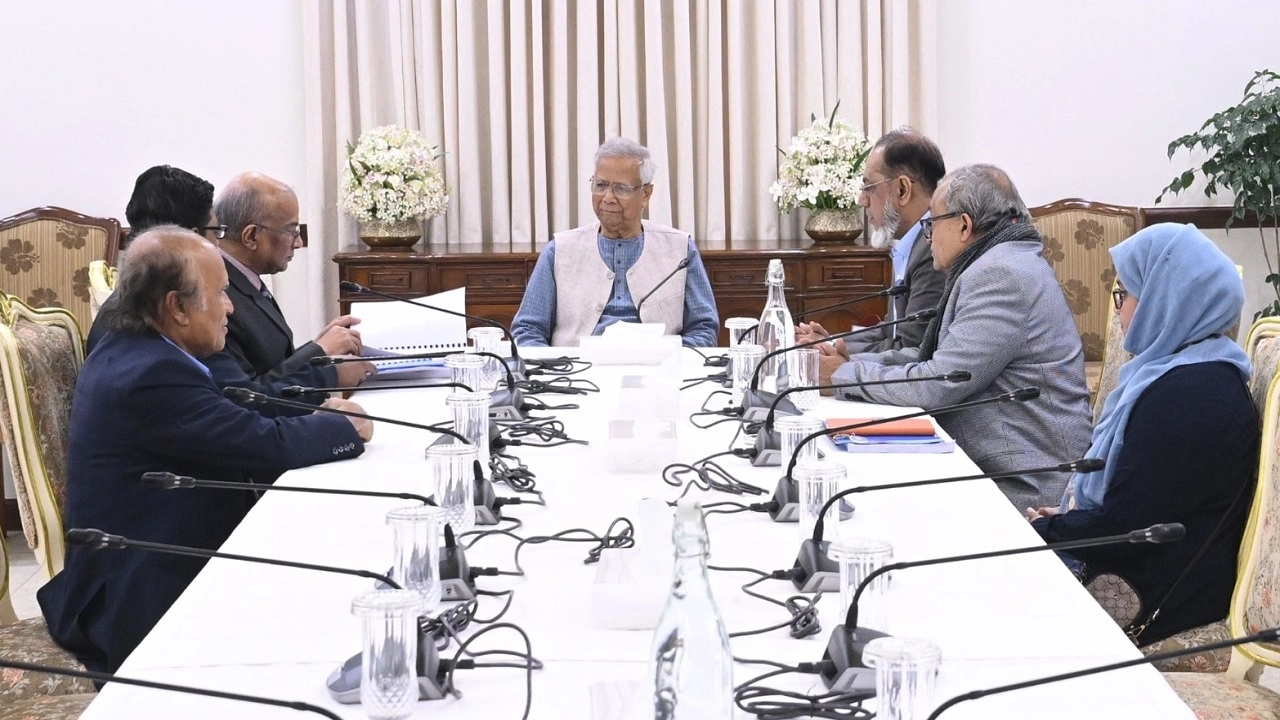 ড. ইউনূস ও গুম সংক্রান্ত কমিশন অফ ইনকোয়ারির সদস্যরা