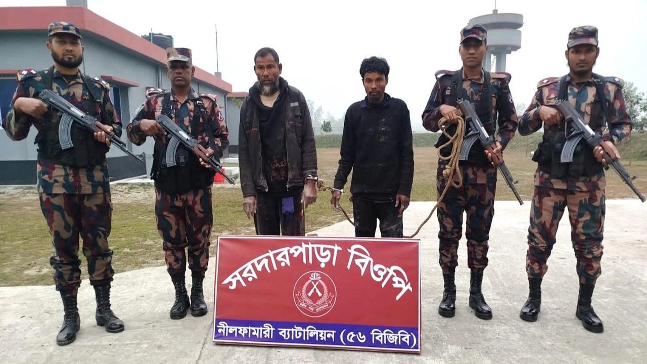 গরু চোরাকারবারি আটক