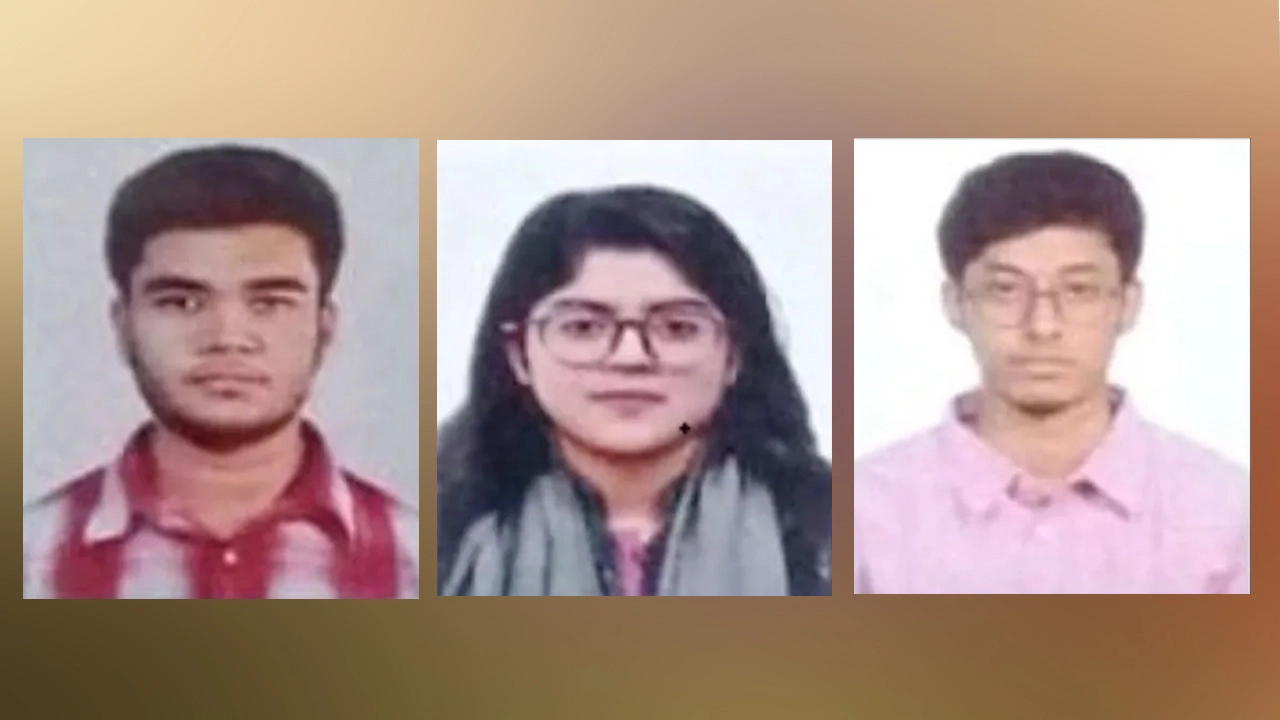 মেধাতালিকায় প্রথম স্থান করা শিক্ষার্থীরা