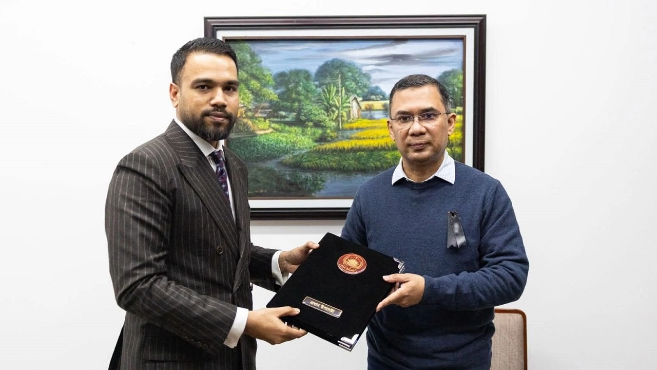 প্রধান উপদেষ্টার শোকবার্তা হস্তান্তর