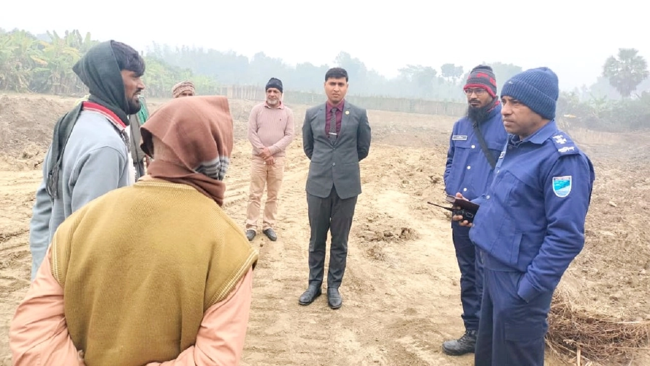 টপসয়েল কাটায় জরিমানা আদায়